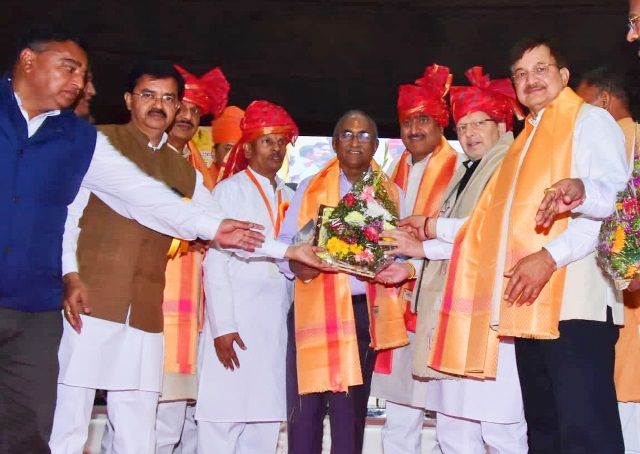 ರಾಷ್ಟ್ರೀಯ ಸಮ್ಮೇಳನದಲ್ಲಿ `ವೈದ್ಯ ಭೂಷಣ ಪುರಸ್ಕಾರ’ ಮುಡಿಗೇರಿಸಿದ ಡಾ| ಸುರೇಶ್ ರಾವ್